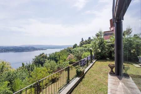 Villa Arona Exteriör bild